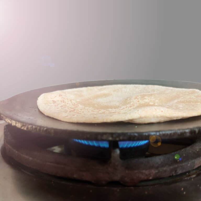 Roti vs Naan: The difference between these breads