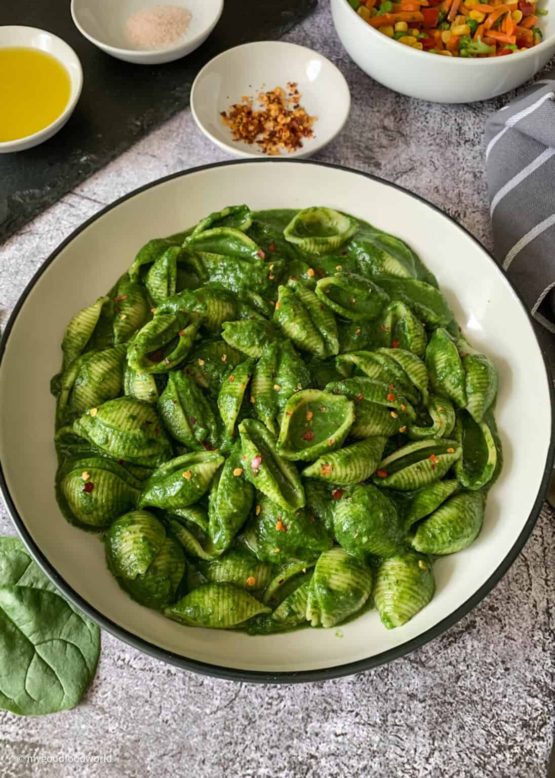 Creamy Pasta in Spinach Sauce (without cream!) Easy Recipe